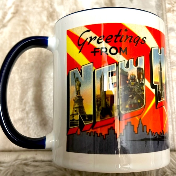 NWT Set Of Two Coffee Mugs From NYC - Picture 2 of 11